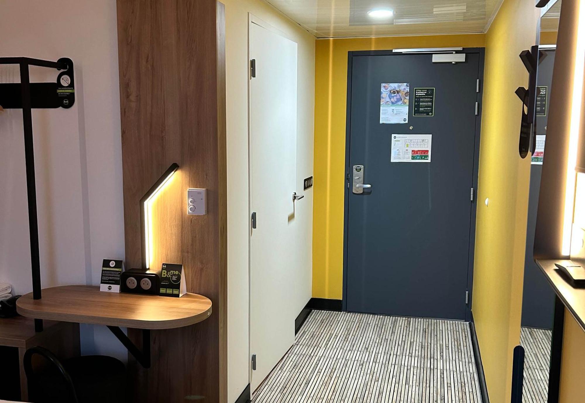 B&B Hotel Cergy Saint-Christophe Gare ภายนอก รูปภาพ