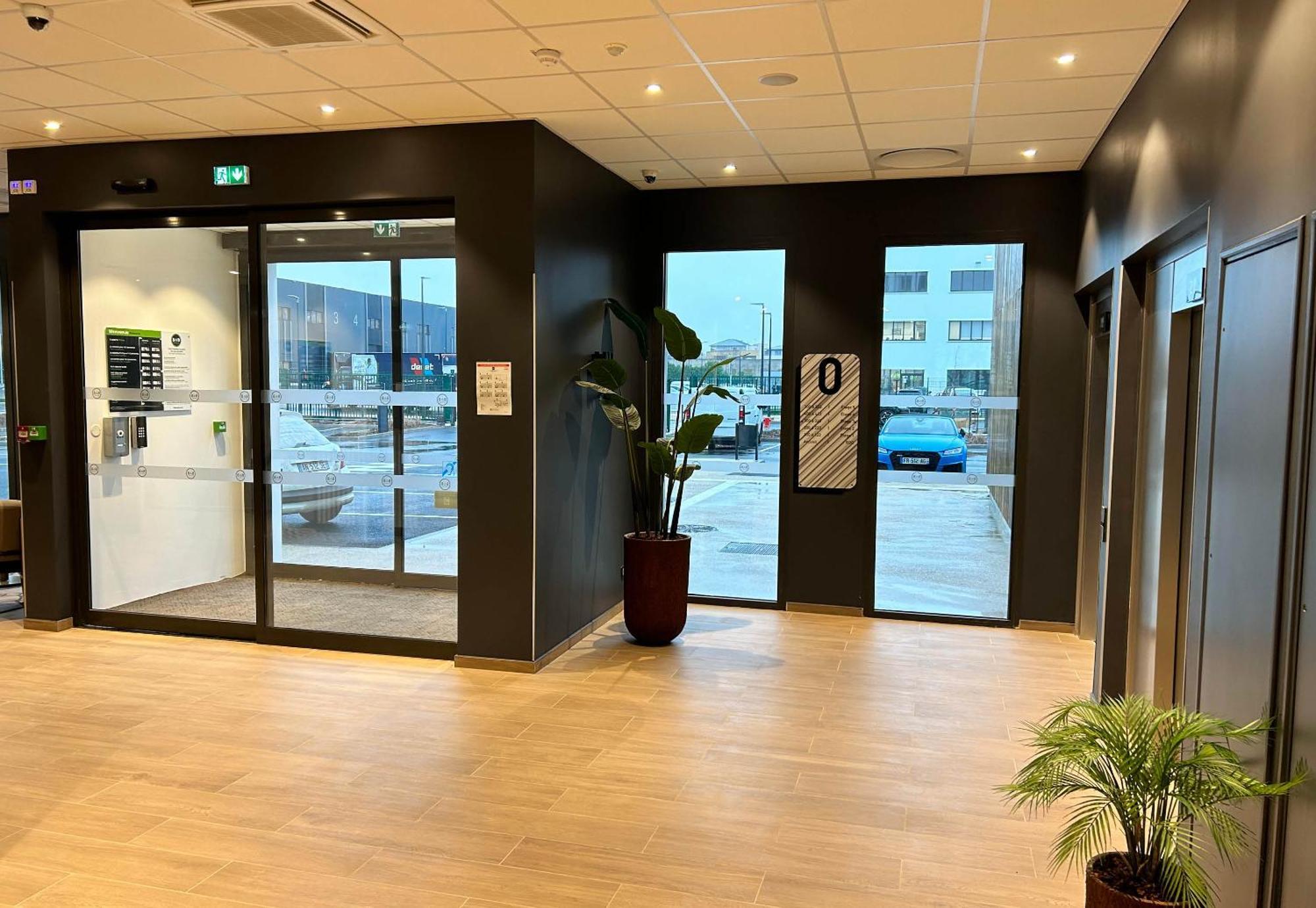 B&B Hotel Cergy Saint-Christophe Gare ภายนอก รูปภาพ