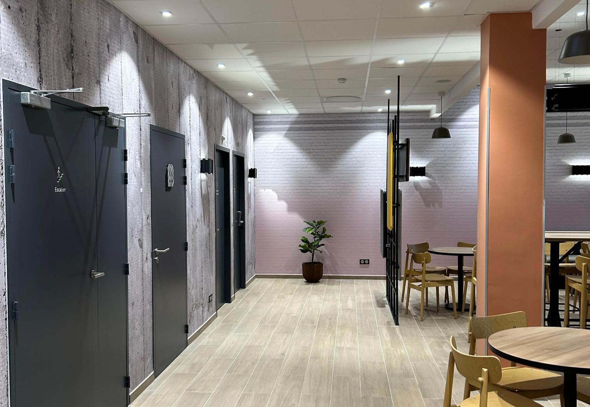 B&B Hotel Cergy Saint-Christophe Gare ภายนอก รูปภาพ