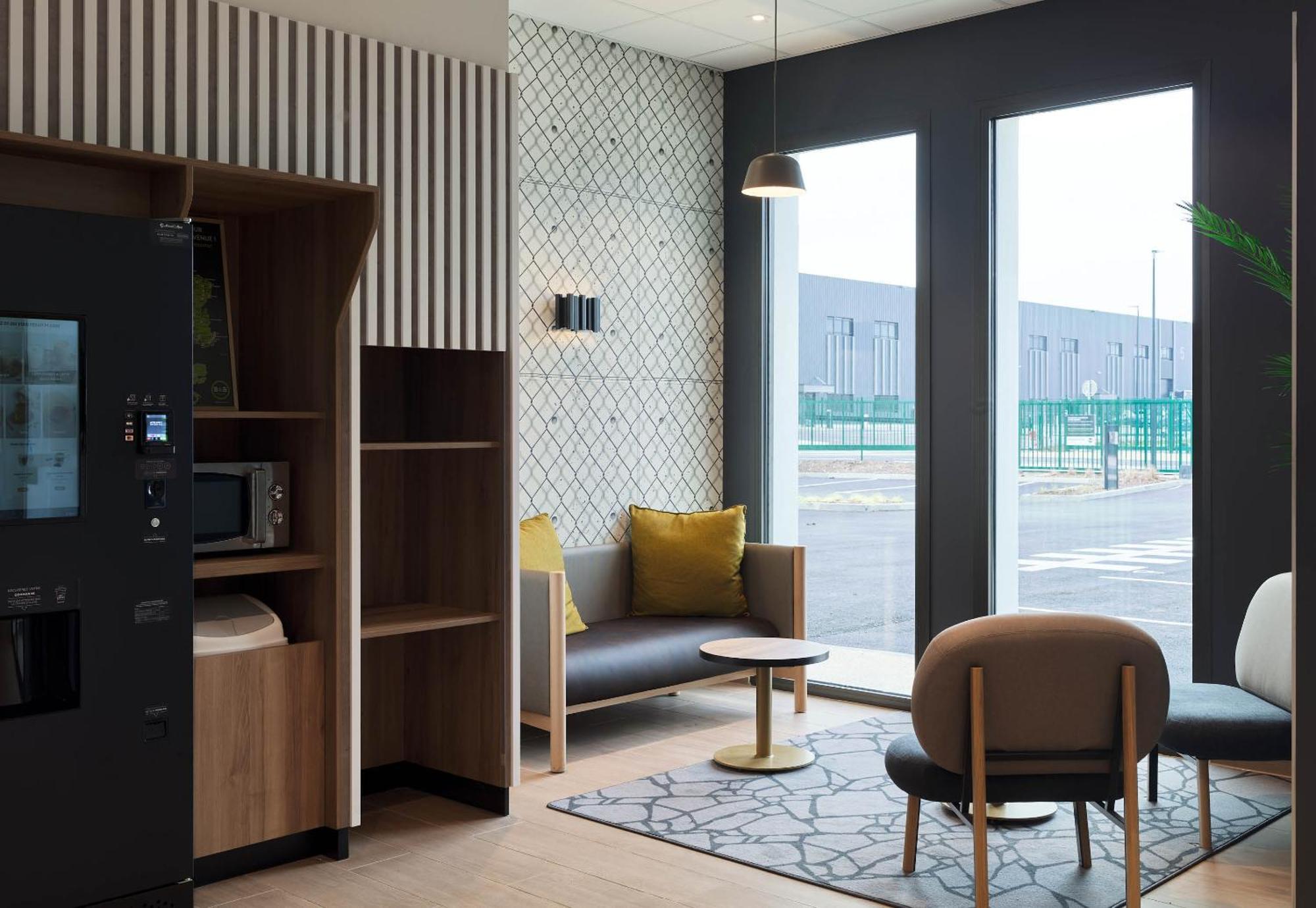 B&B Hotel Cergy Saint-Christophe Gare ภายนอก รูปภาพ
