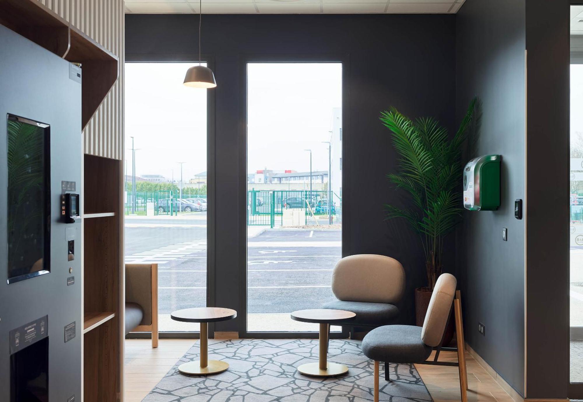 B&B Hotel Cergy Saint-Christophe Gare ภายนอก รูปภาพ